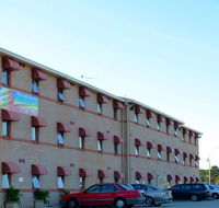 Arena Hotel - Accommodation Whitsundays
