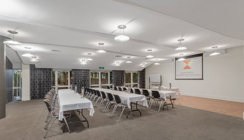 The Airport International Motel - Accommodation Whitsundays 13