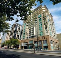 Oaks Embassy - Accommodation Whitsundays