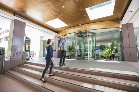 Crowne Plaza Canberra - Accommodation Whitsundays 0