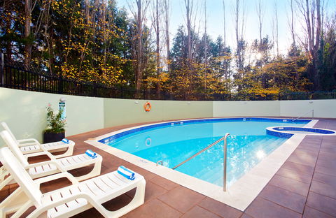 Crowne Plaza Canberra - Accommodation Whitsundays 7