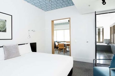 Peppers Gallery Hotel, Canberra - Accommodation Whitsundays 12