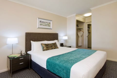 Pacific Suites Canberra - Accommodation Whitsundays 4