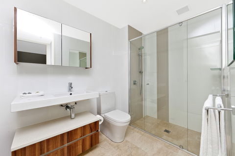 Astra Canberra Manhattan - Accommodation Whitsundays 5