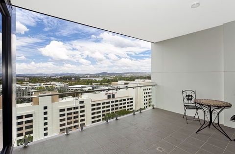 Astra Canberra Manhattan - Accommodation Whitsundays 8
