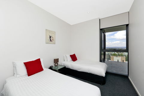 Astra Canberra Manhattan - Accommodation Whitsundays 9