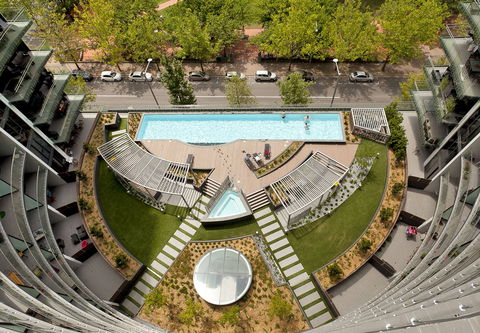 Astra Canberra Manhattan - Accommodation Whitsundays 12