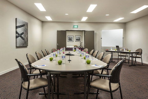 Quest Docklands - Accommodation Whitsundays 2