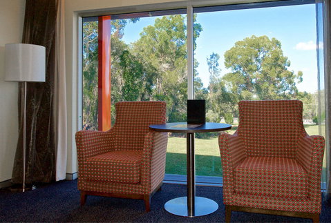 Alexandra Hills Hotel - Accommodation Whitsundays 2