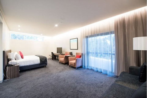 Alexandra Hills Hotel - Accommodation Whitsundays 8