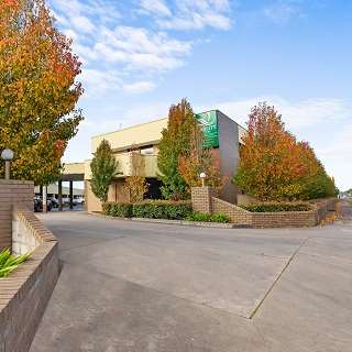 Presidential Motel - Accommodation Whitsundays 0