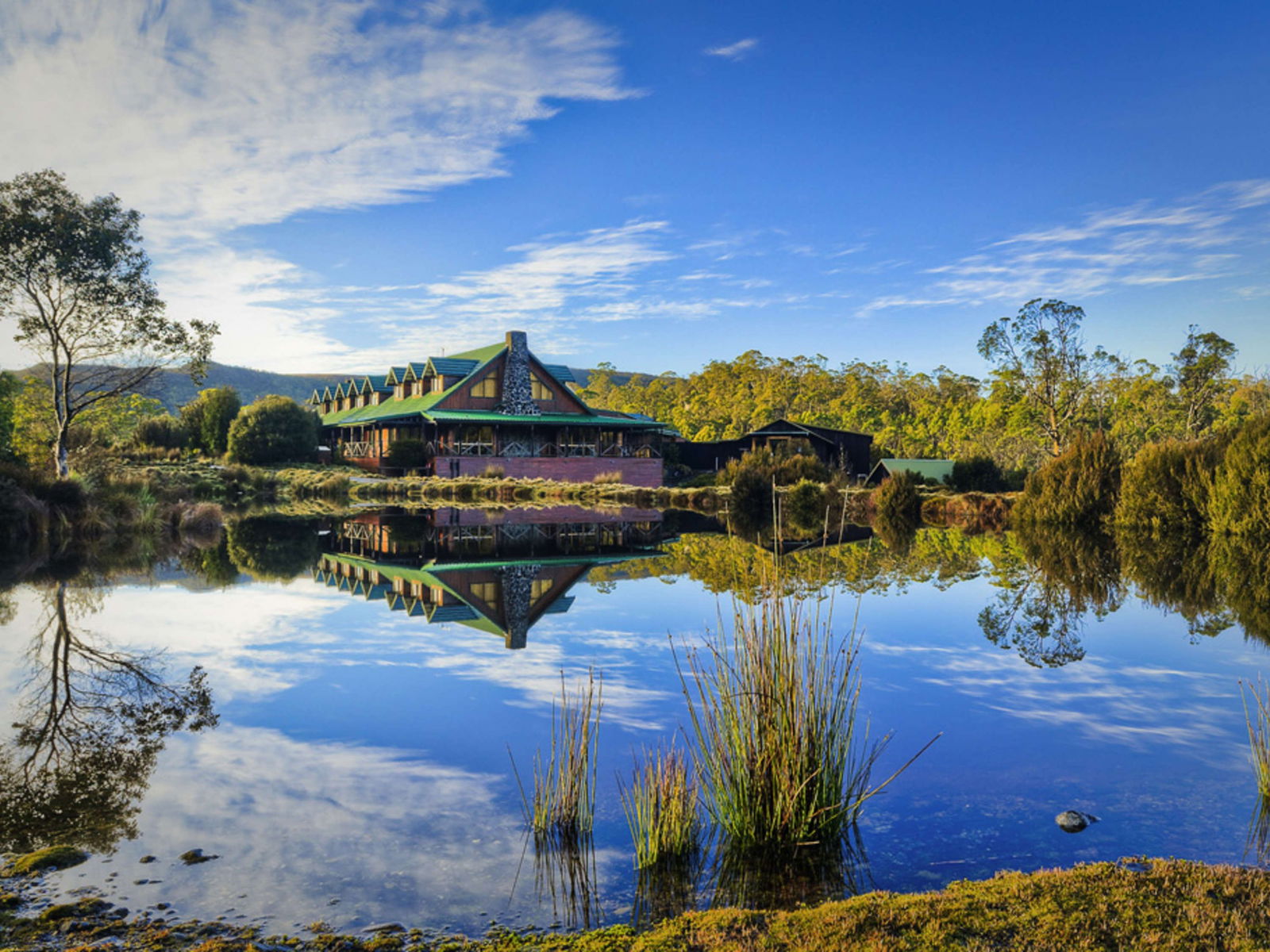 Lake Barrington TAS Accommodation Whitsundays