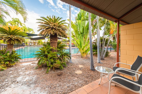 The Continental Hotel - Accommodation Whitsundays 1