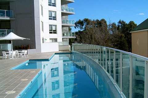 Pacific Suites Canberra - Accommodation Whitsundays 2