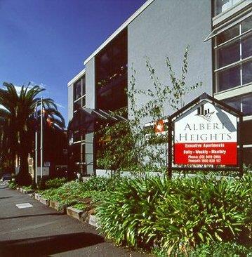 Albert Heights Service Apts - Accommodation Whitsundays 0