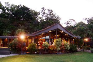 Trinity Beach Palace - Accommodation Whitsundays 0