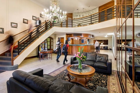Adelaide Inn - Accommodation Whitsundays 1