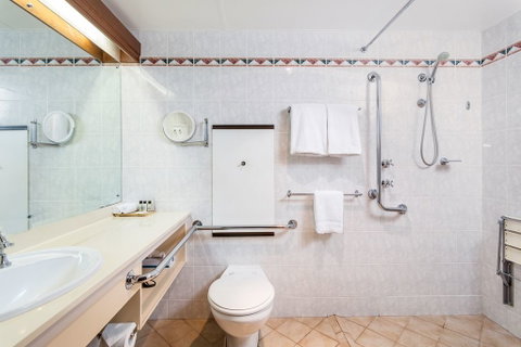 Adelaide Inn - Accommodation Whitsundays 2