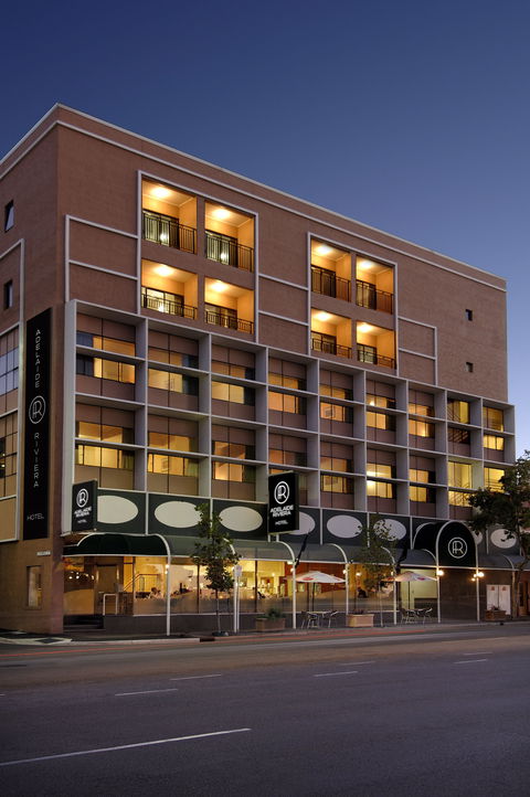Adelaide Riviera Hotel - Accommodation Whitsundays 0