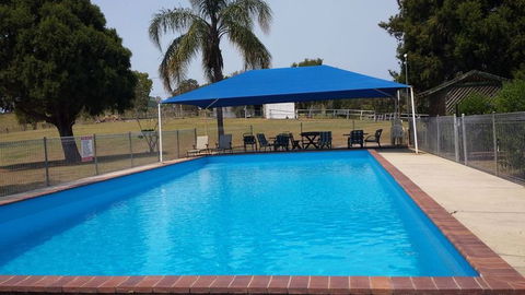Jacaranda Motor Lodge - Accommodation Whitsundays 2