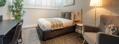 Fitzroy Motel - Accommodation Whitsundays 1