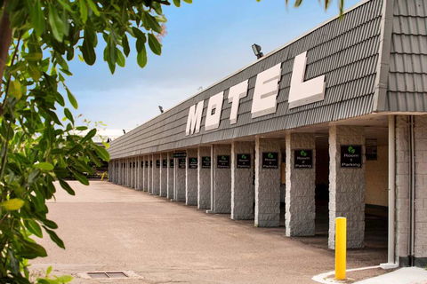 Dalrymple Motel - Accommodation Whitsundays 0