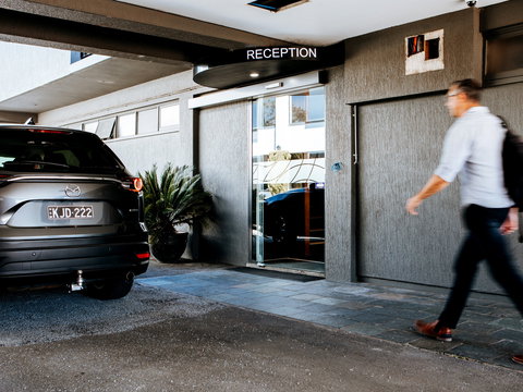 Astor Inn - Accommodation Whitsundays 0