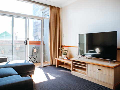 Astor Inn - Accommodation Whitsundays 1