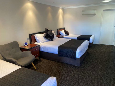 Best Western Plus All Settlers Motor Inn - Accommodation Whitsundays 1