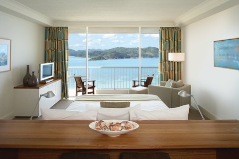 Reef View Hotel - Accommodation Whitsundays 1