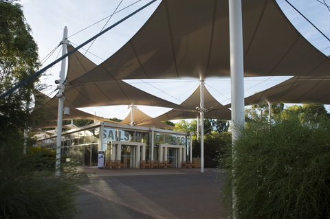 Sails in the Desert Hotel - Accommodation Whitsundays 1