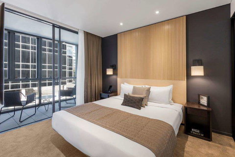 SKYE Suites Sydney - Accommodation Whitsundays 3