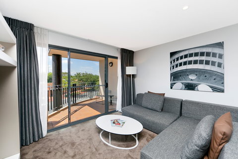 Astra Apartments The Griffin - Accommodation Whitsundays 4