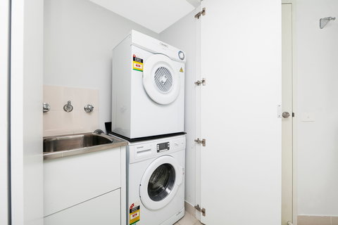 Astra Apartments The Griffin - Accommodation Whitsundays 13