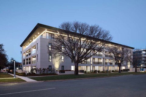 Knightsbridge Canberra - Accommodation Whitsundays 0