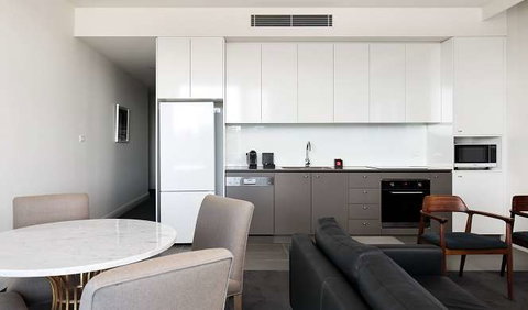 Knightsbridge Canberra - Accommodation Whitsundays 8
