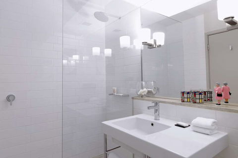 QT Canberra - Accommodation Whitsundays 5