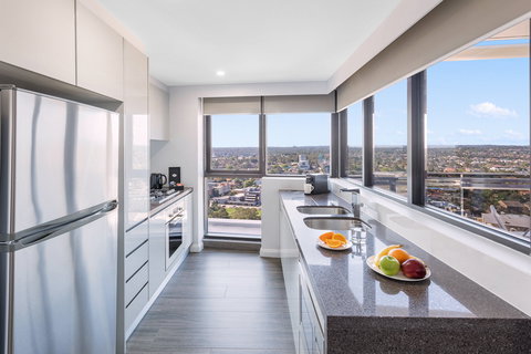 Meriton Suites Church Street, Parramatta - Accommodation Whitsundays 12