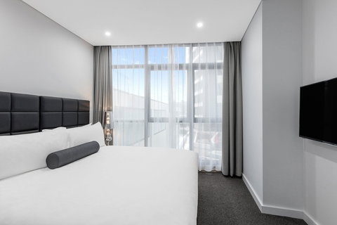 Meriton Suites Church Street, Parramatta - Accommodation Whitsundays 13