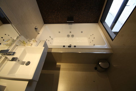 Holiday Inn Warwick Farm - Accommodation Whitsundays 5