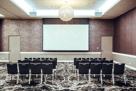 Holiday Inn Warwick Farm - Accommodation Whitsundays 7