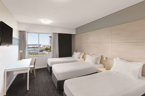 Vibe Hotel Darwin Waterfront - Accommodation Whitsundays 6