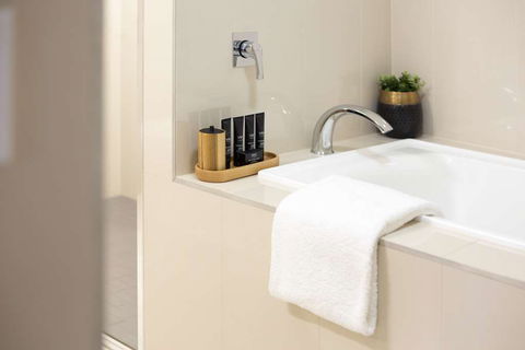 H On Smith Hotel - Accommodation Whitsundays 3