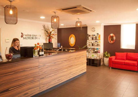 Wine Country Motor Inn - Accommodation Whitsundays 1