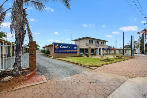 Comfort Inn Flinders on Main - Accommodation Whitsundays 0