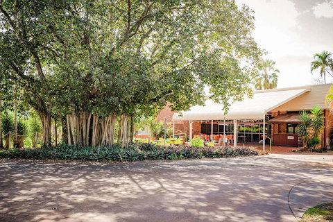 Contour Hotel - Accommodation Whitsundays 0