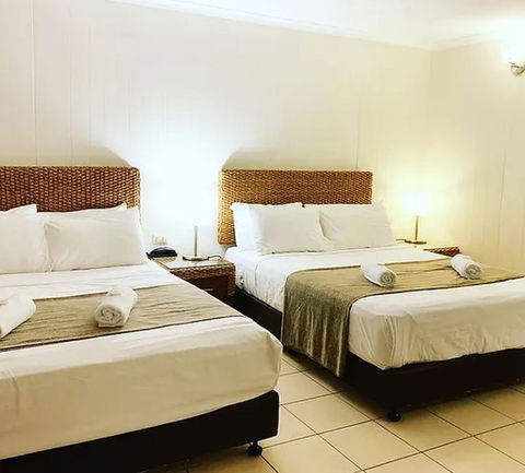 Pine Tree Motel - Accommodation Whitsundays 1