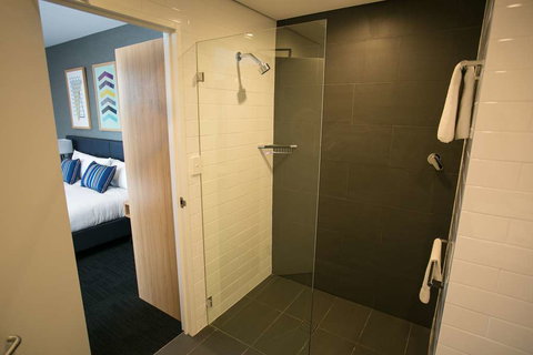 Alpha Hotel Eastern Creek - Accommodation Whitsundays 1