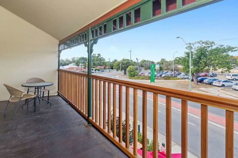 Quality Hotel Bayswater - Accommodation Whitsundays 2