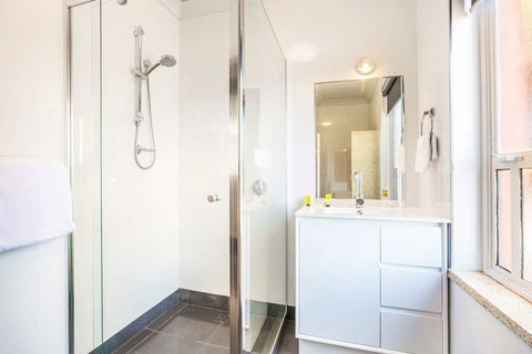 Nightcap Rose & Crown Hotel - Accommodation Whitsundays 1